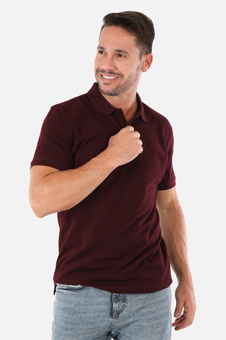 alt="Francisco Tolli maroon slim solid t-shirt/polo front view"