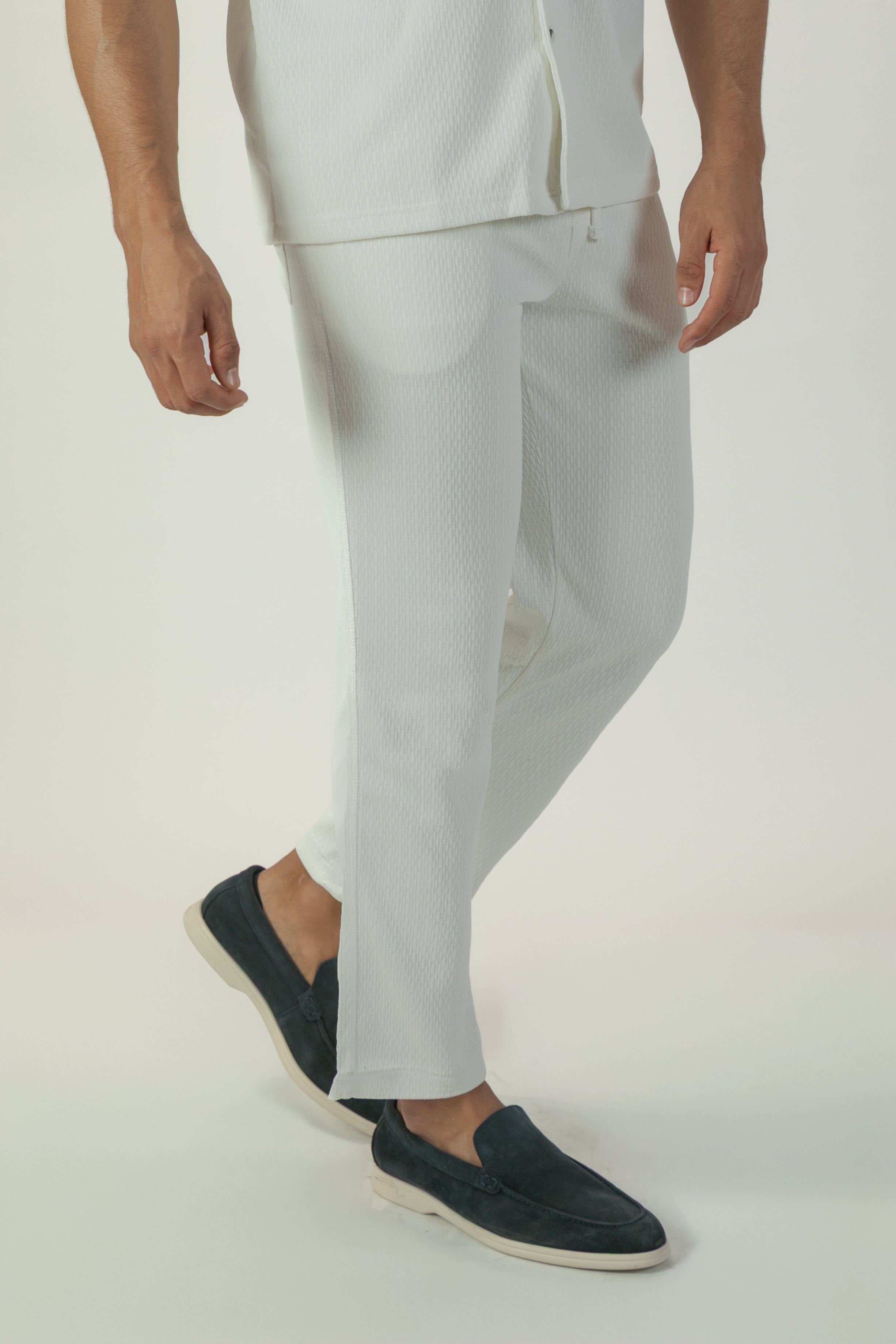 alt="Jack Morgan white tailored knitted trouser casual co-ord pant with lace front view"