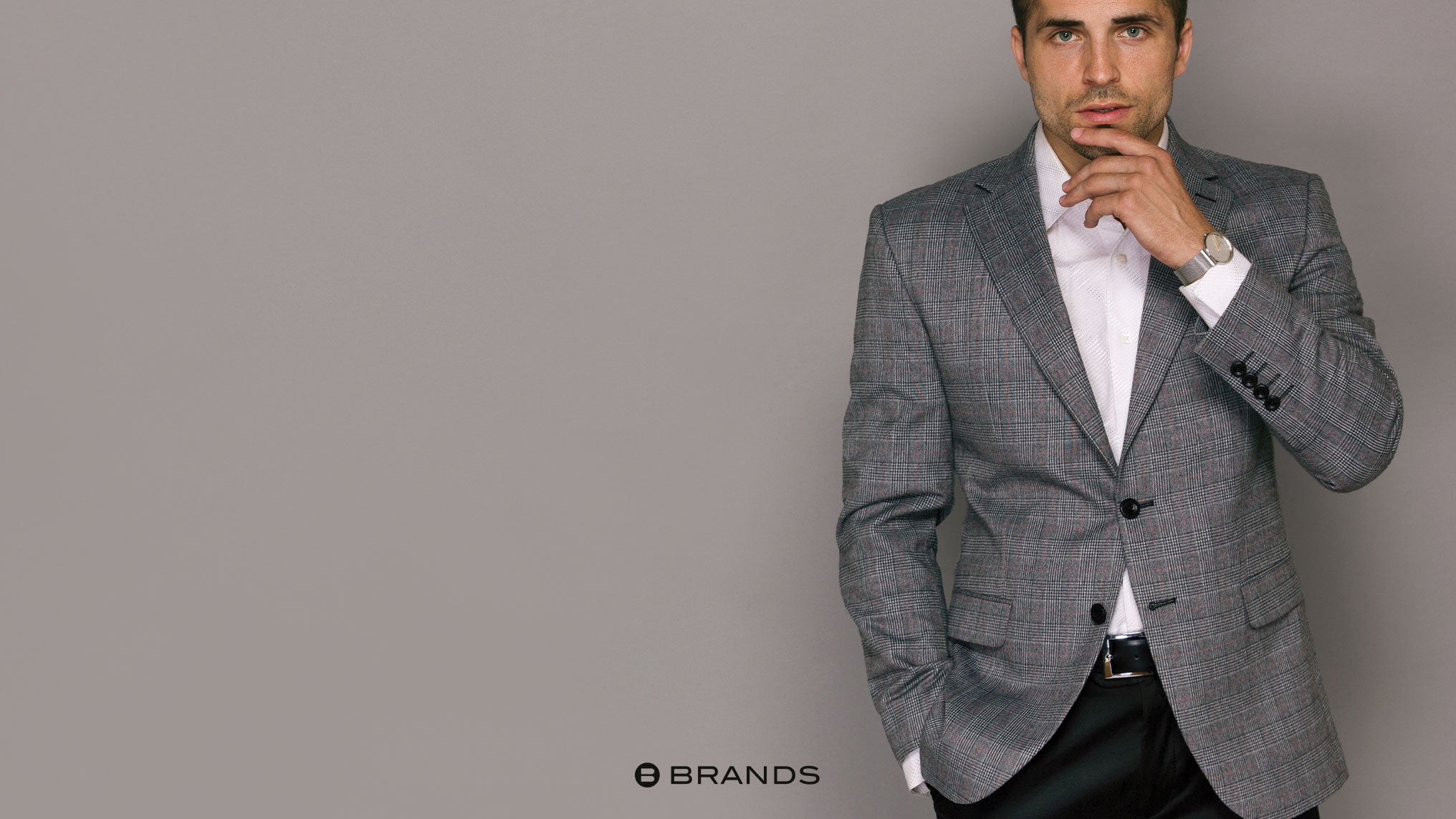 Your clothes can make a big difference in how much your partner likes you on a date. Wearing the right clothes can make you feel better about yourself and people will remember how you looked.