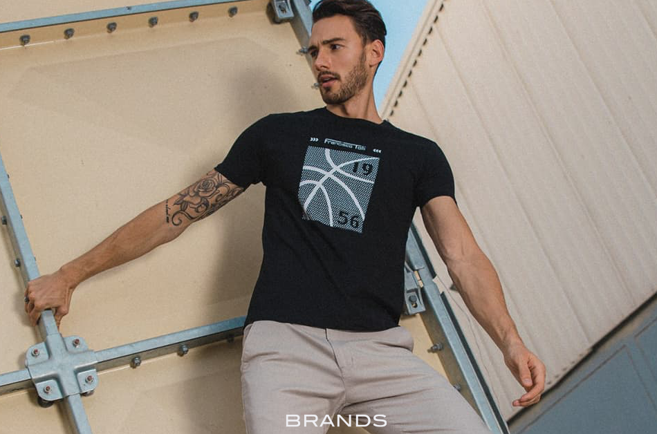 Best quality t-shirts are now sold at a discount. These t-shirts are made from the finest fabric and are available online at the best prices. Check out the fashionable t-shirts now! 