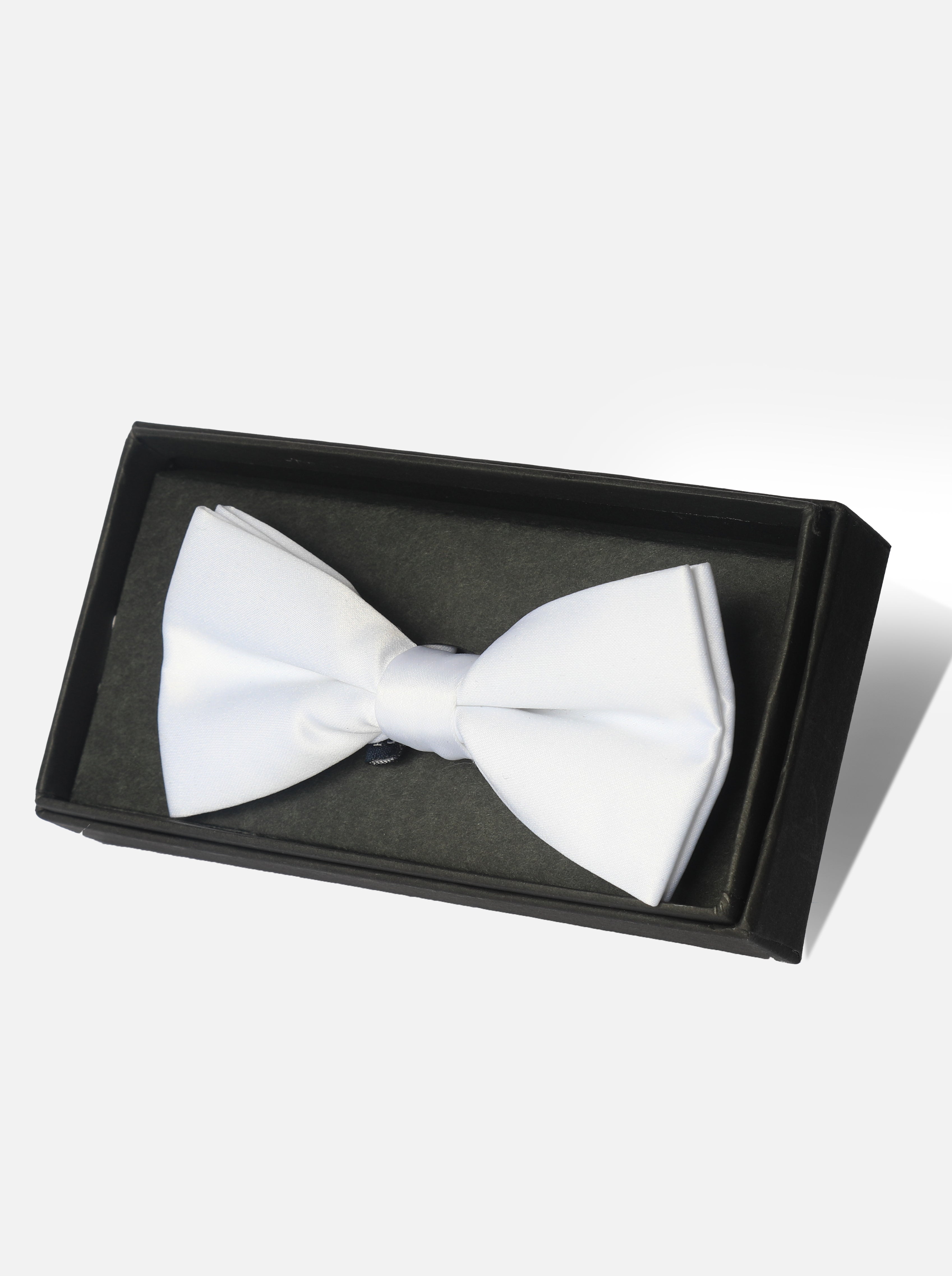 alt="DKS regular solid accessories bow tie with box white front view"