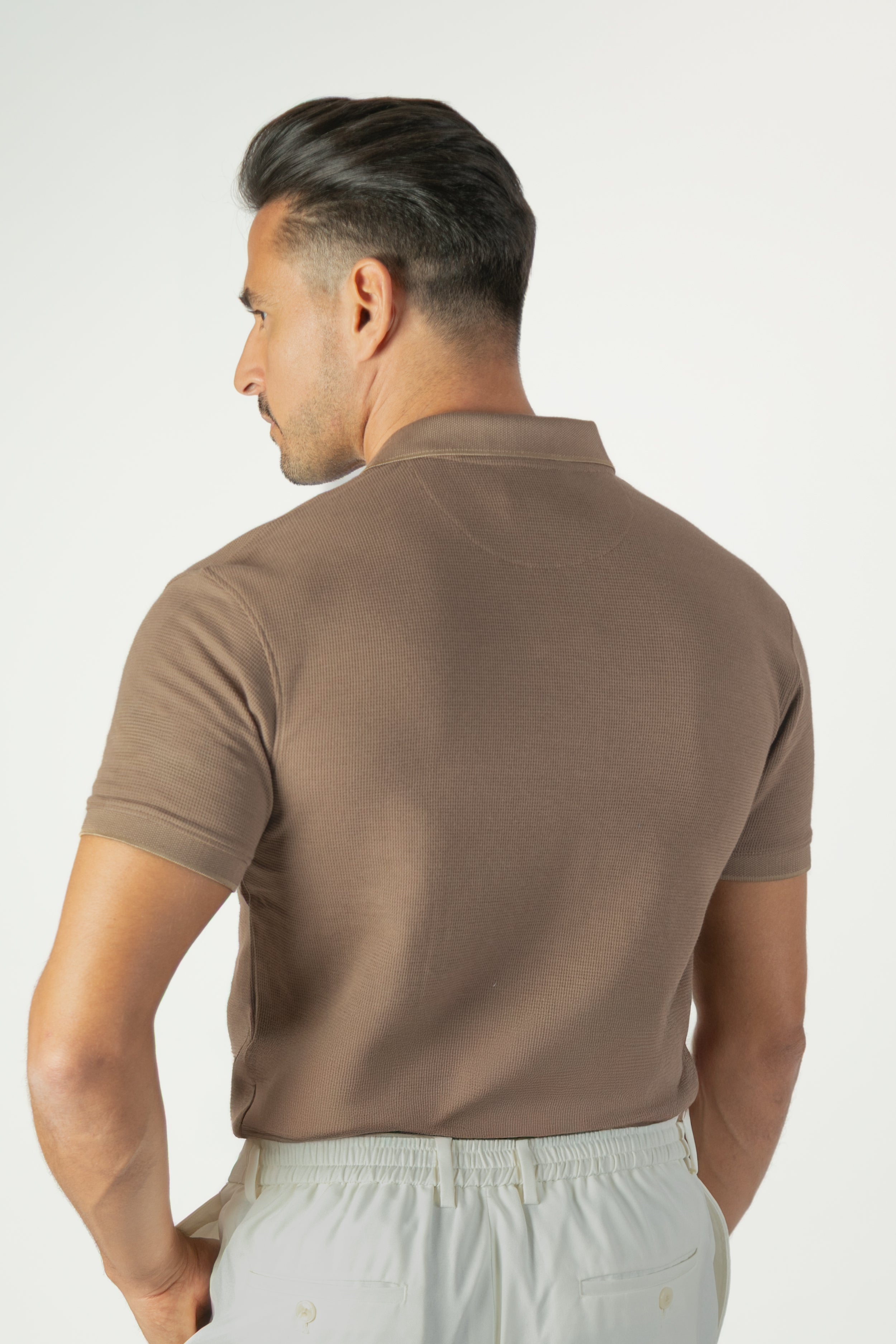 alt="Jack Morgan brown regular plain t-shirt/polo with zipper neck opening back view"