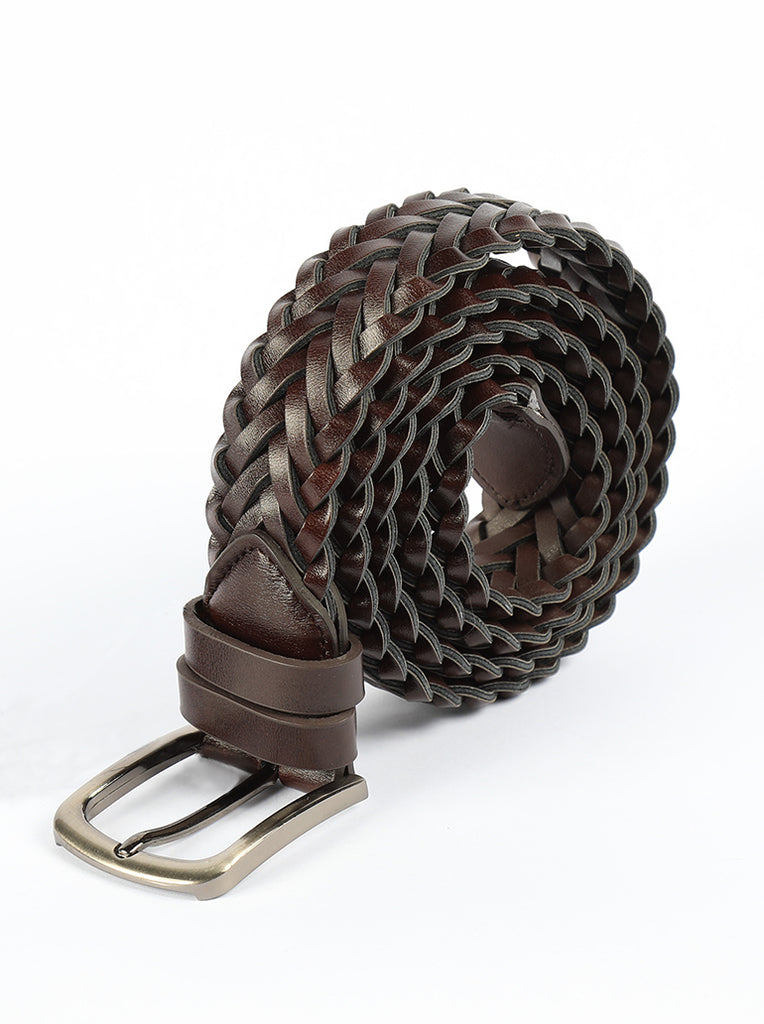 Binnino regular brown belt has a unique design which goes well on casual outfits. The braided regular brown belt by Binnino is in demand among young adults and fashionable men. These are available at the most affordable prices. The regular brown belt from Binnino ensures a longer durability. These are ideal for any occasion and combine perfectly on either chinos or jeans. 