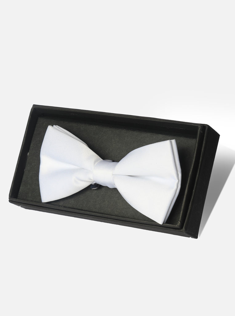 DKS plain white bow tie accessories are available at the best prices. Surf through the DKS plain white bow tie accessories online and avail of best prices on every purchase. Order the DKS plain white bow tie accessories now.