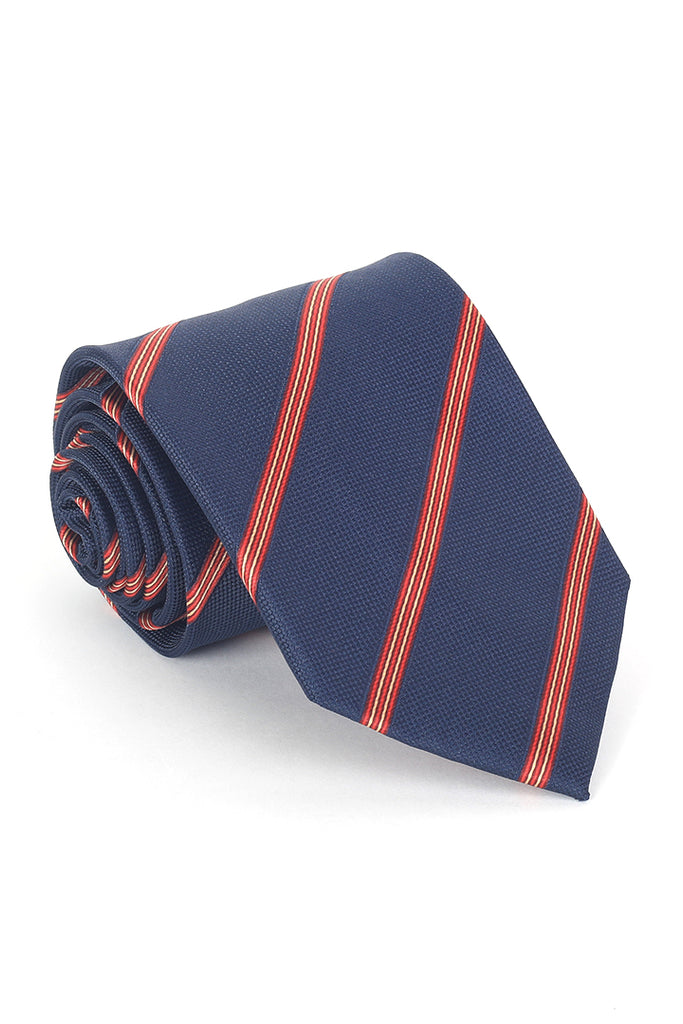 DKS signature slim tie is made from the best fabric, and is professionally designed by experts and is easily available online at the best prices. The DKS signature slim tie is a must have in every fashionable men’s closet. Check out the DKS signature slim tie and avail of best prices on every purchase. 